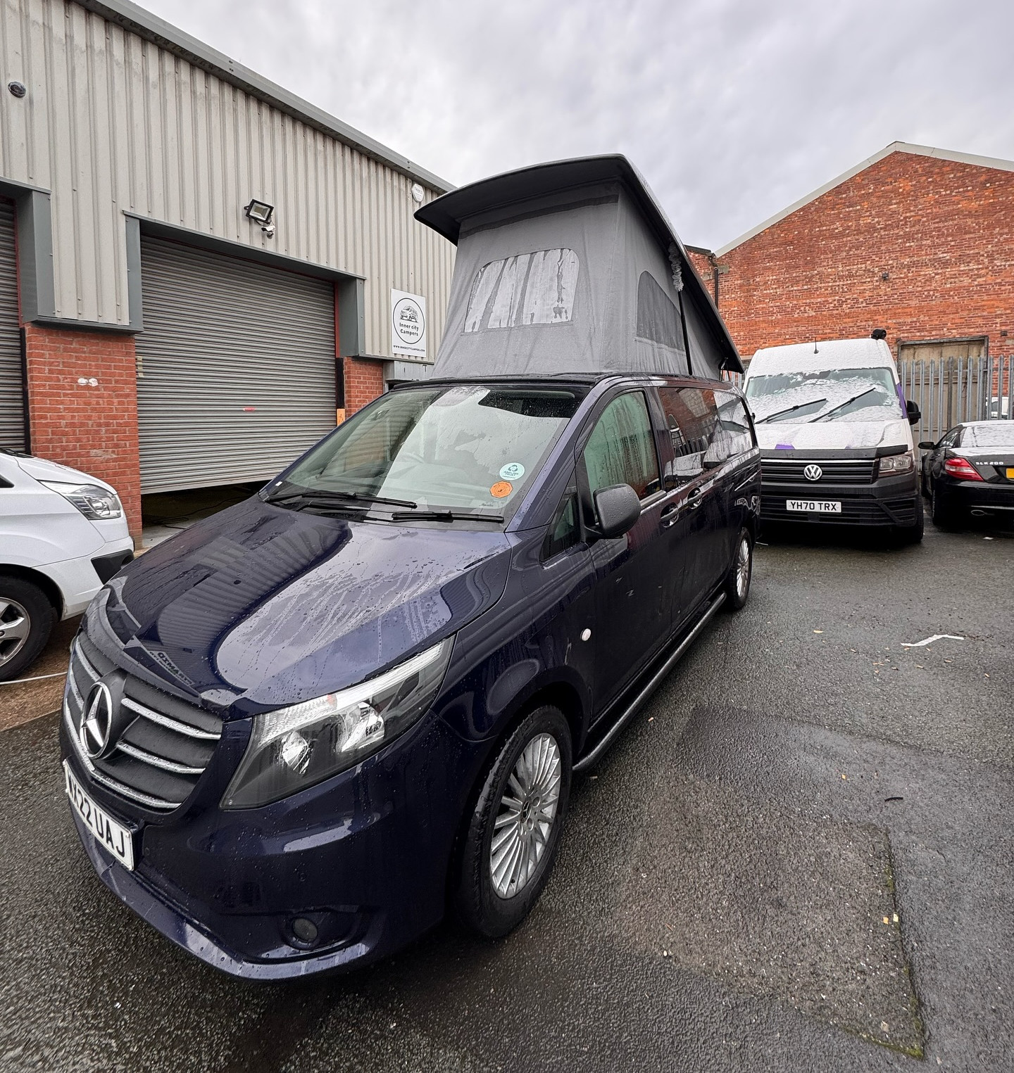 Mercedes Vito with pop top roof